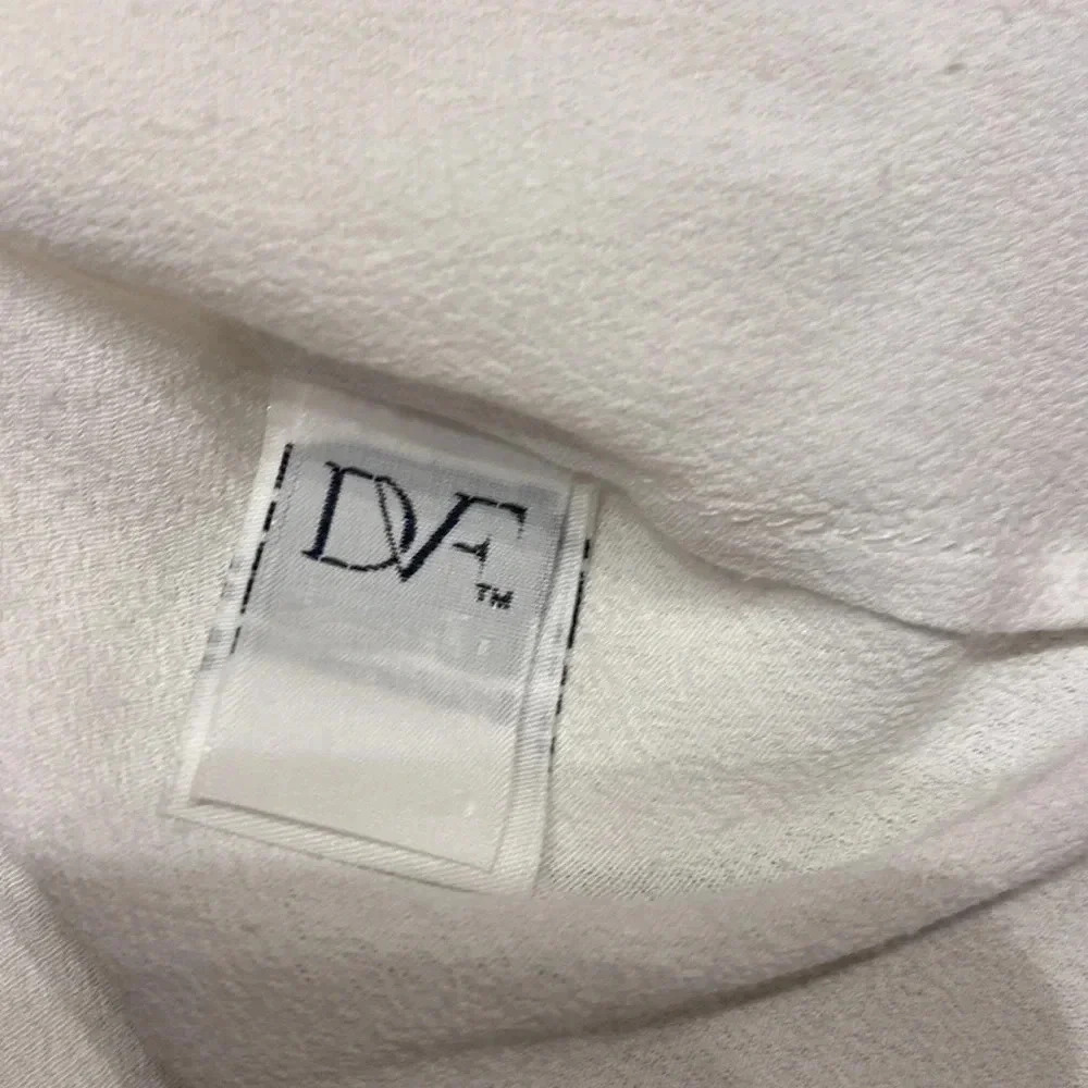 Diane von Furstenberg blouse size medium - Picture 7 of 8